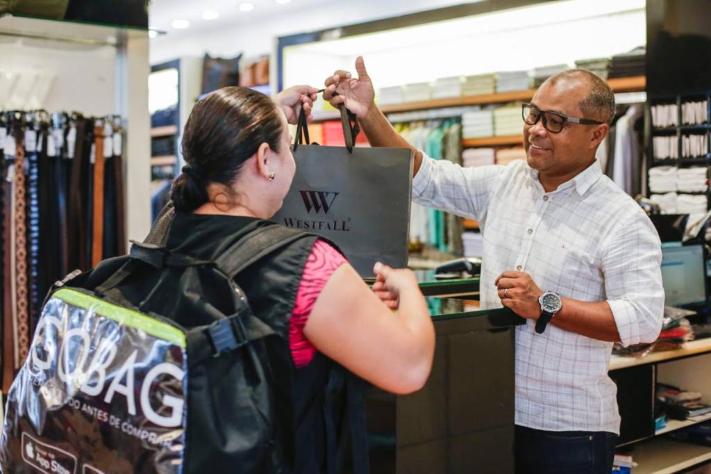 Delivery de roupas com taxa fixa de 10 reais chega a São Paulo