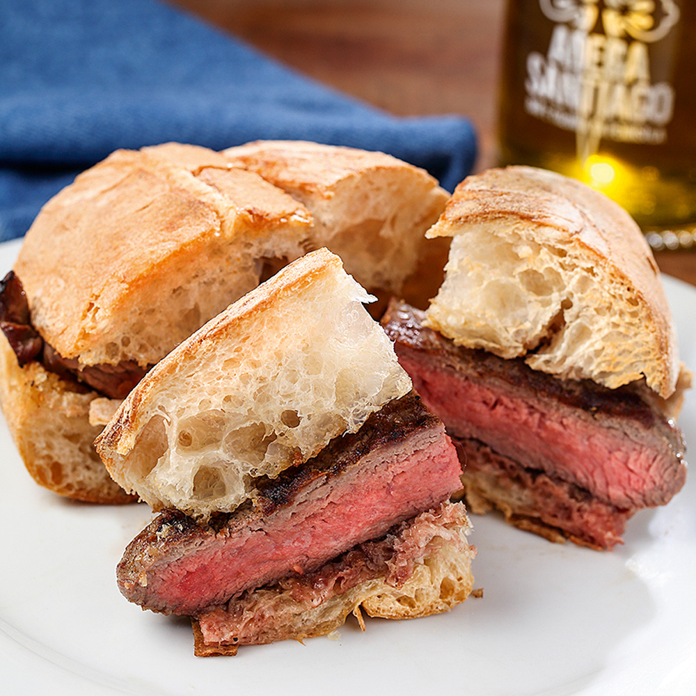 Adega Santiago lança diferentes opções de prego, o churrasquinho português