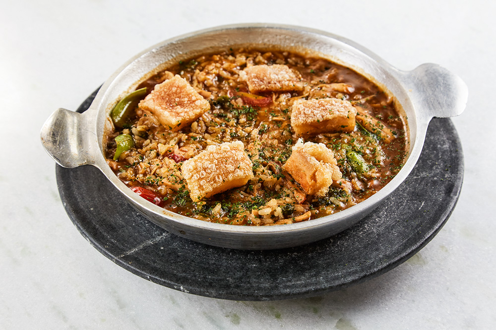 Taberna São Conrado ocupa esquina famosa do Itaim Bibi