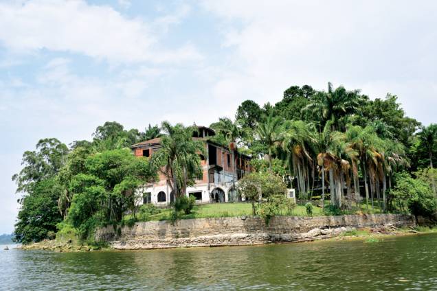 Riviera: casa e barcos abandonados Riviera: casa e barcos abandonados