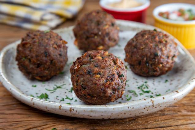 Bolinho de carne: com exterior crocante Bolinho de carne: com exterior crocante