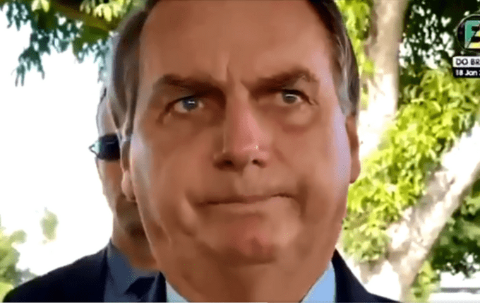 Bolsonaro é multado pela 7ª vez por não usar máscara em SP