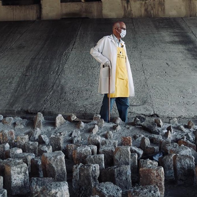 Publicada lei Padre Júlio Lancellotti, que proíbe arquitetura hostil