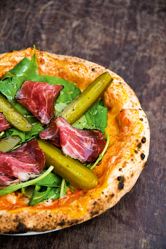 Sanduíche de pastrami do Z Deli Sandwiches vira sabor de pizza