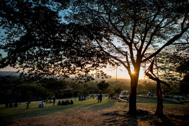 Praça do Pôr do Sol antes dos tapumes