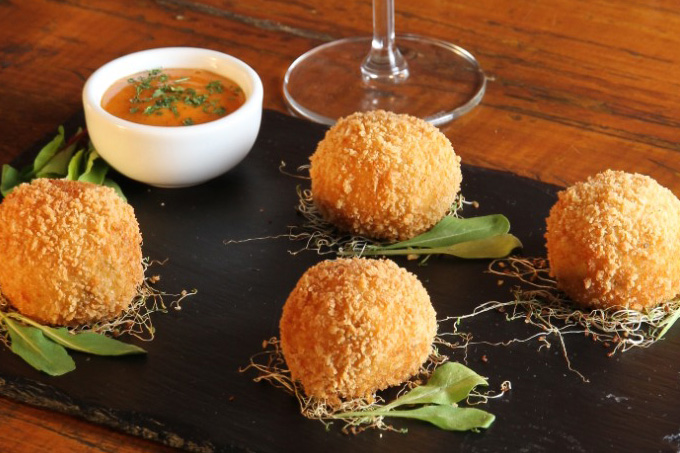 Enoteca Decanter tem novidades no cardápio