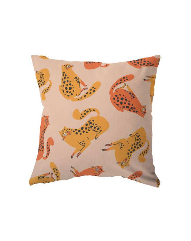 Relax de primeira: uma seleção de almofadas lindas e aconchegantes Capa de almofada felinos de poliéster 42x42 cm. Amaro.