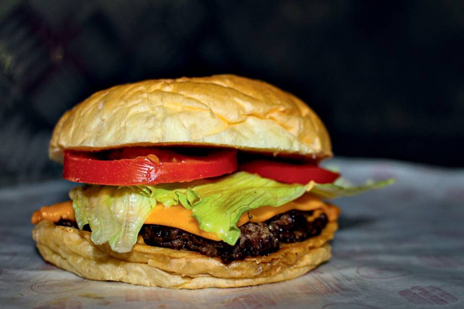 Cheese salada: com dois hambúrgueres smash