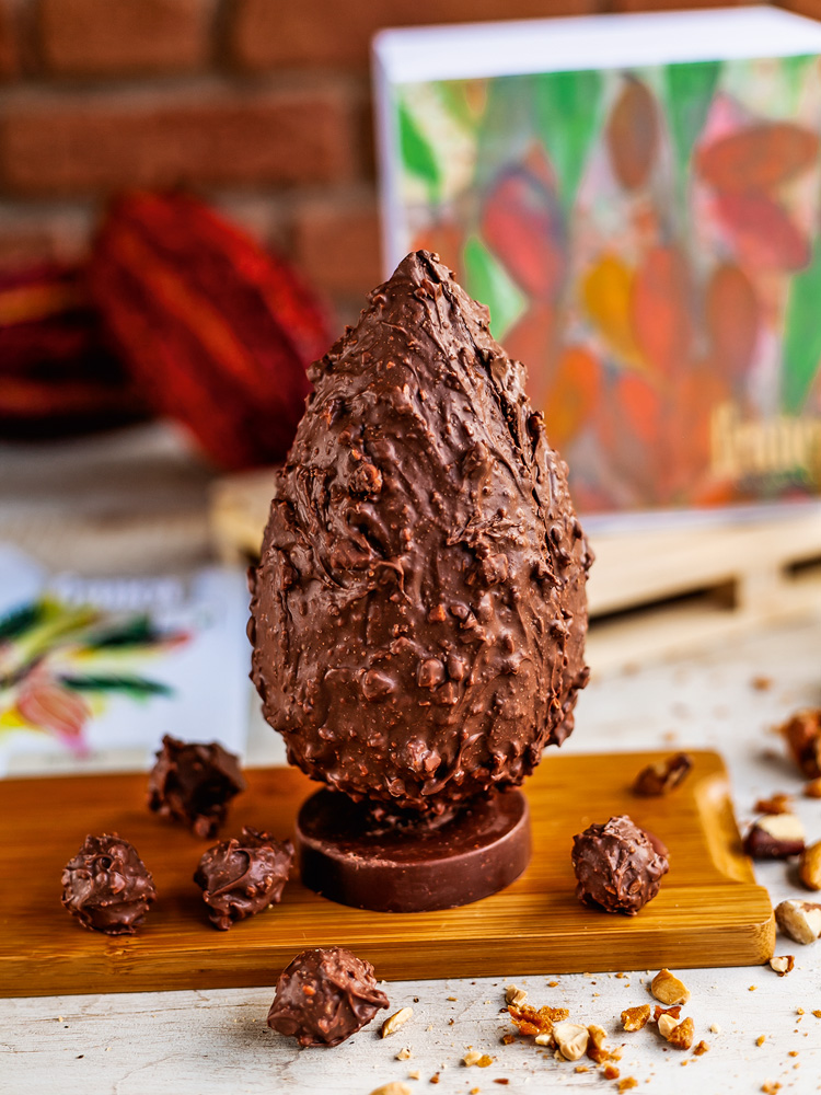 Ovo em formato de gota: feito com cacau do Esp&iacute;rito Santo