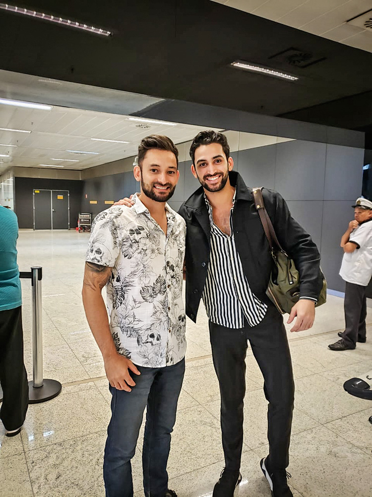 Irmãos criam aplicativo para MCs amadores gravarem funk pelo celular