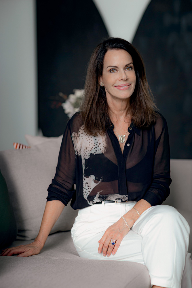 Renata Scarpa investe em carreira de influencer com dicas de beleza