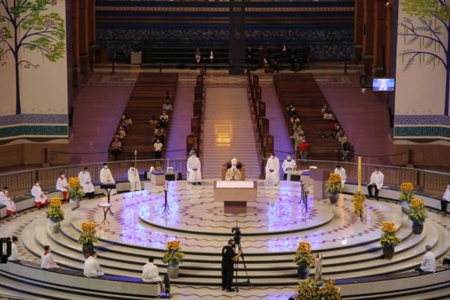 Missa de Páscoa no Santuário Nacional, em Aparecida Missa de Páscoa no Santuário Nacional, em Aparecida