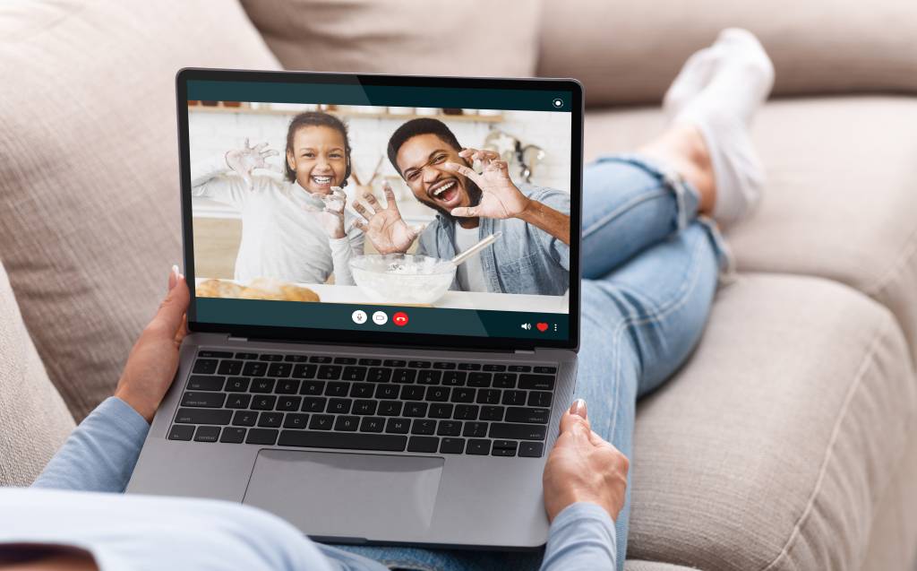 Dia das Mães virtual: que tal cozinhar em família à distância?