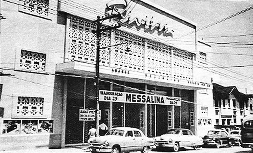 Cine Safira – 0044 PM.jpg foto em preto e branco da fachada do cine safira