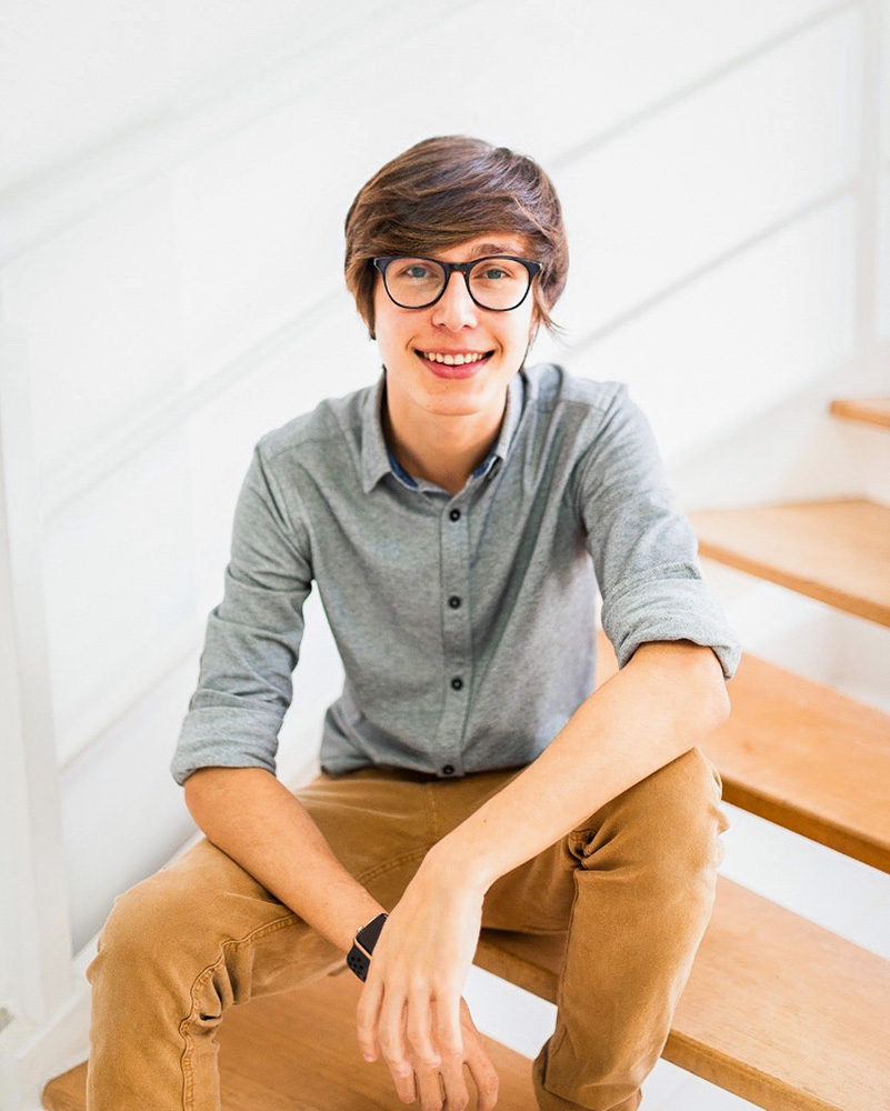 Reality show do TikTok recruta jovens para passar três meses em uma mansão