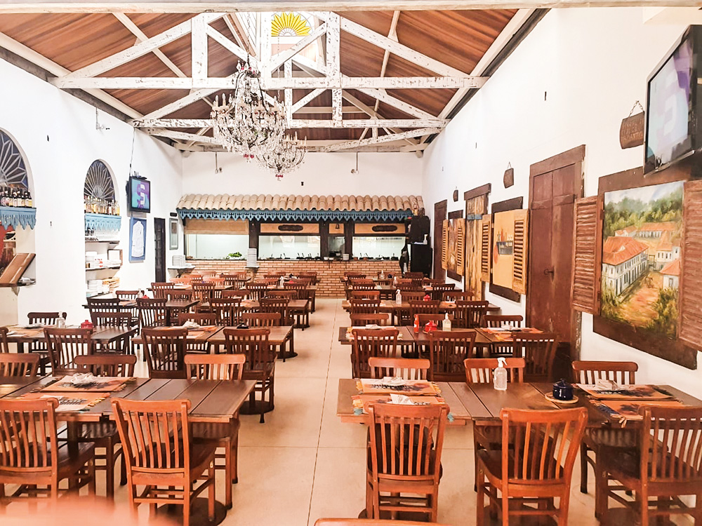 Dona Lucinha, tradicional casa mineira, muda de endereço