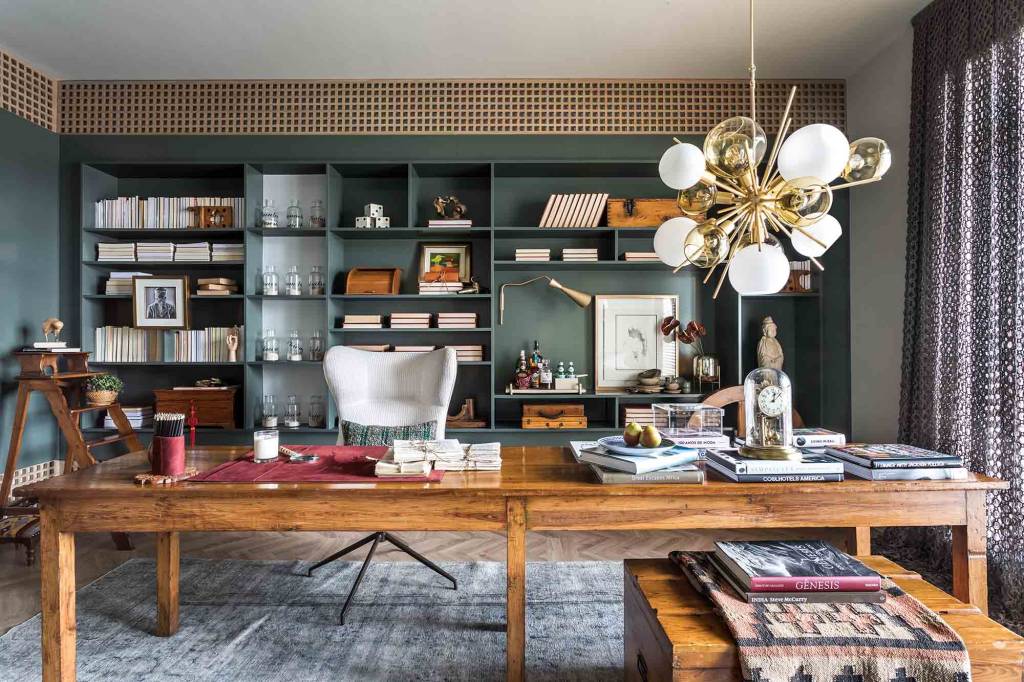 Estantes: ideias da CASACOR para organizar o lar com este elemento