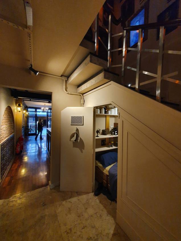 Por baixo das escadas: quarto do Potter Por baixo das escadas: quarto do Potter