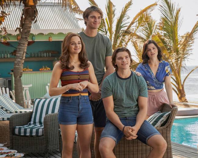 A Barraca do Beijo 3 estreia em agosto na Netflix Cena de A Barraca do Beijo 3, com Joey King. Ela e três amigos dão risada juntos