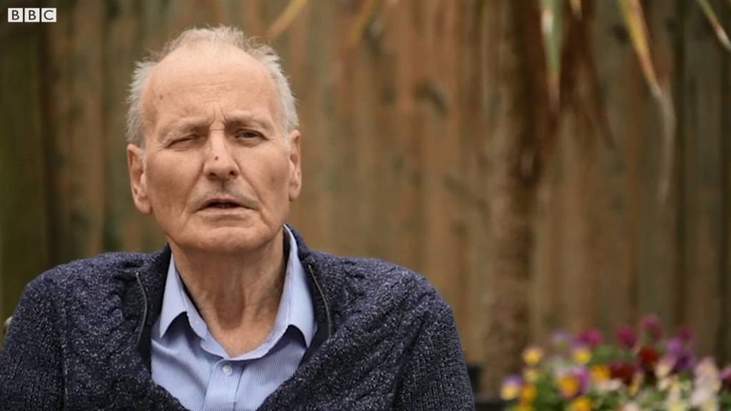 O homem que testou positivo 43 vezes para a Covid-19