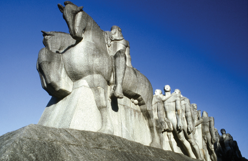 monumento-as-bandeiras-incendio-estatua-borba-gato-discussao-homenagem-figuras-contestadas.jpg.jpg Monumento às Bandeiras, representando os bandeirantes, de Victor Brecheret.
