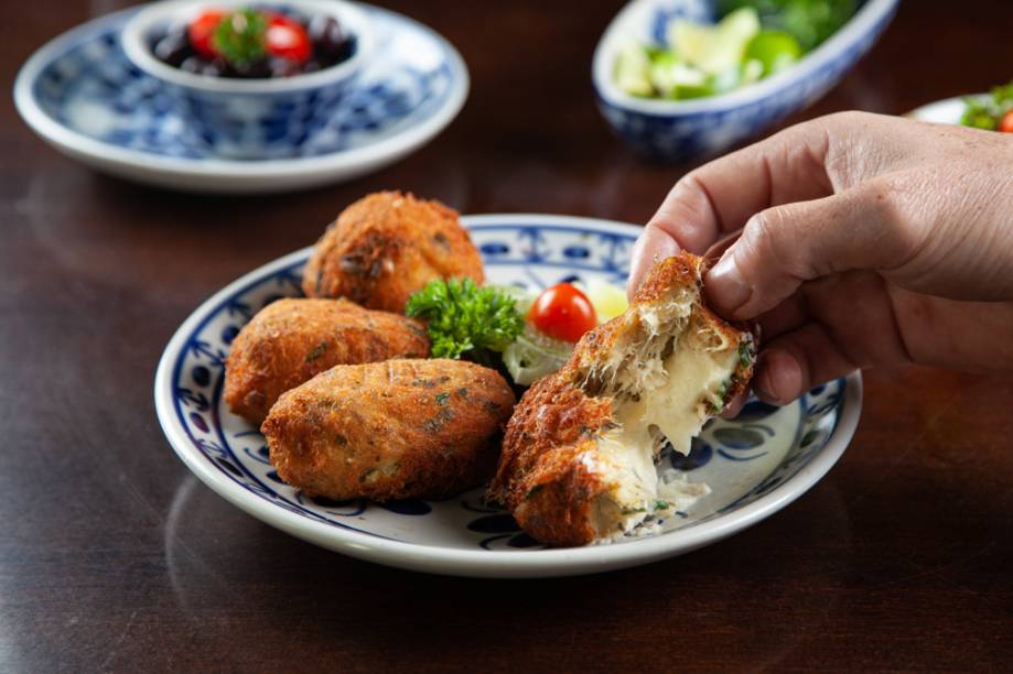 Bolinho de bacalhau: vendido por unidade