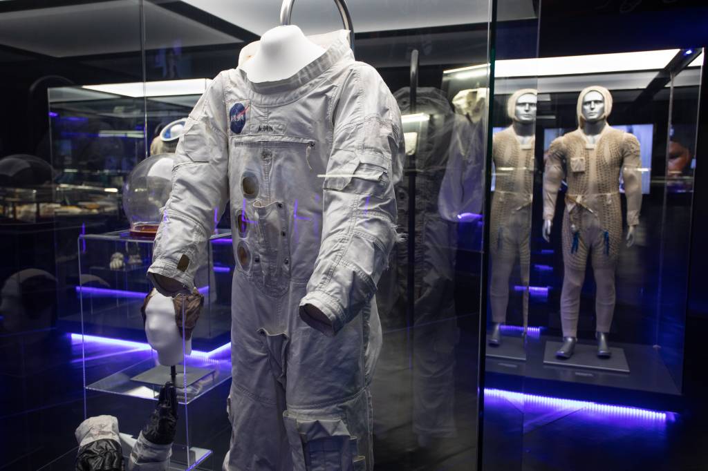 Exposição em shopping reúne 300 itens inéditos de missões da Nasa; confira fotos exclusivas