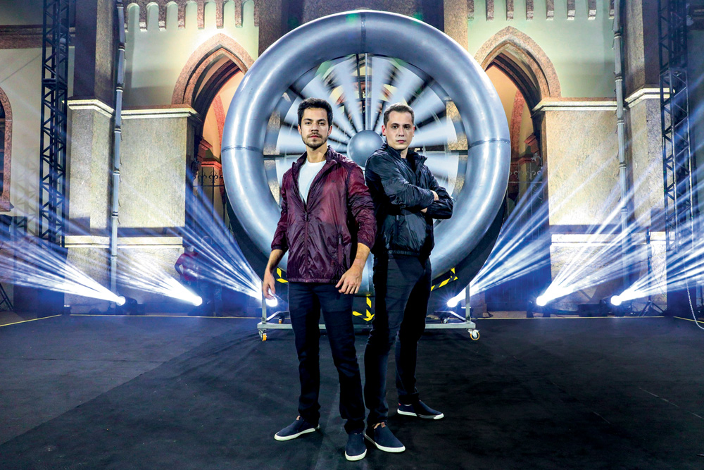 Dupla de ilusionistas estreia desafios mortais em nova série do Fantástico