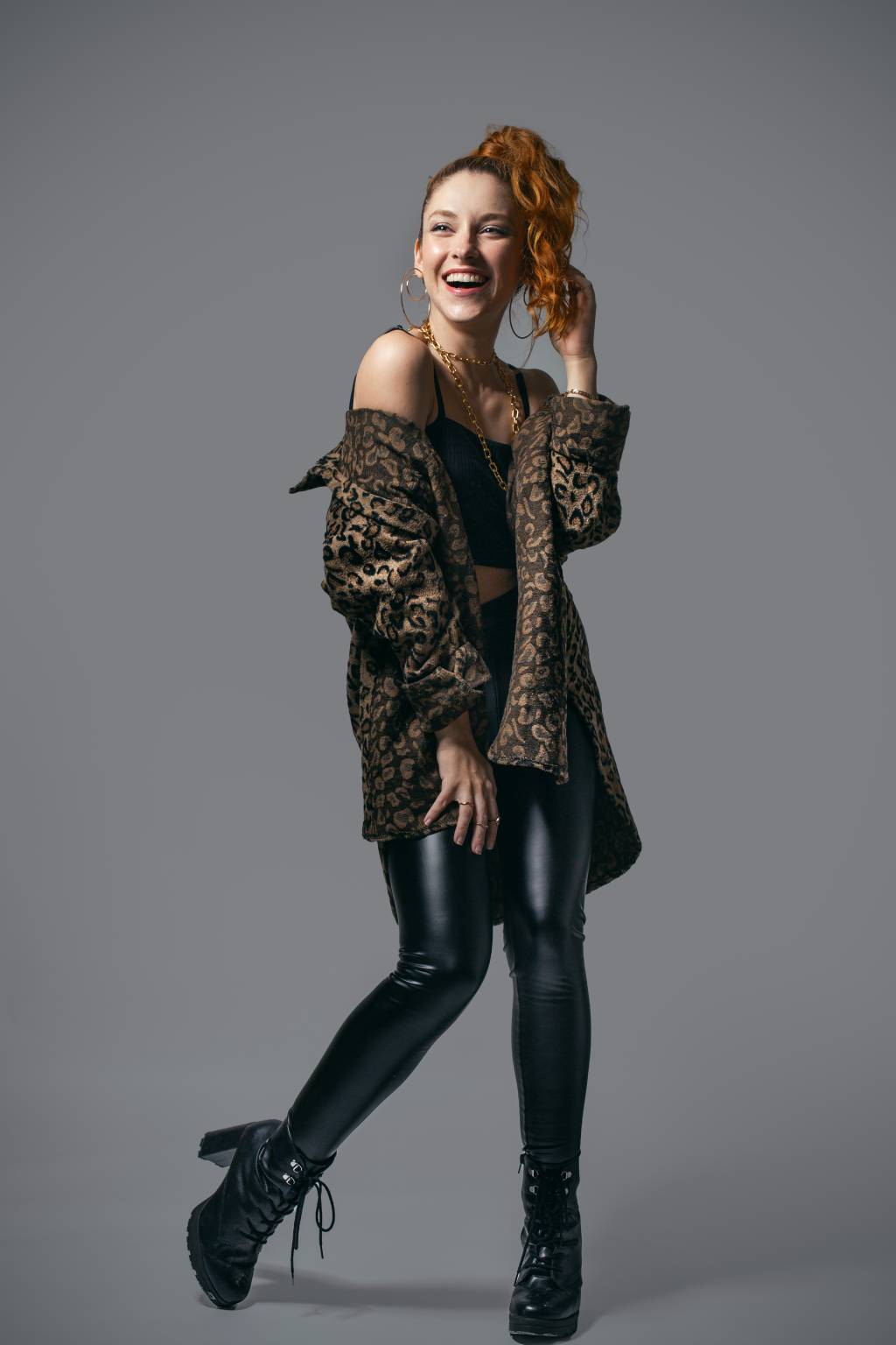 Após viver em pensionato de freiras, atriz estrela série de Miguel Falabella