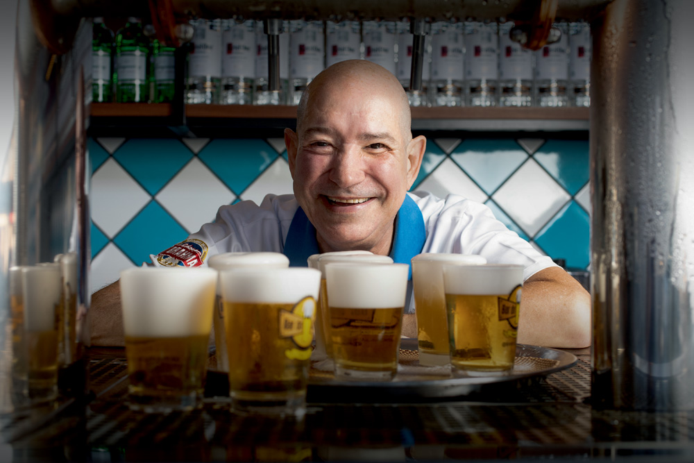 Dono do Bar do Juarez foi lavador de pratos e chapeiro: conheça a trajetória do empresário