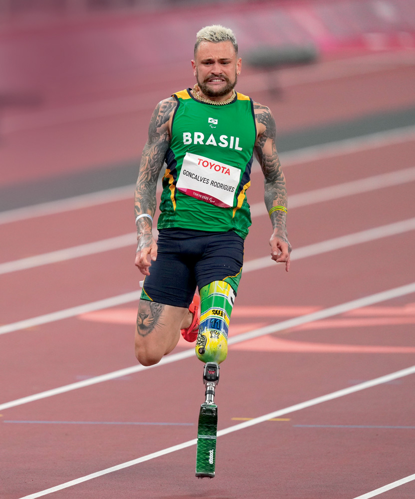 atletas-paralimpicos-amadores-experiencias-pandemia-paralimpiadas-toquio-vinicius-rodrigues-atletismo.jpg.jpg foto de Vinícius Rodrigues correndo na Paralimpíada de Tóquio