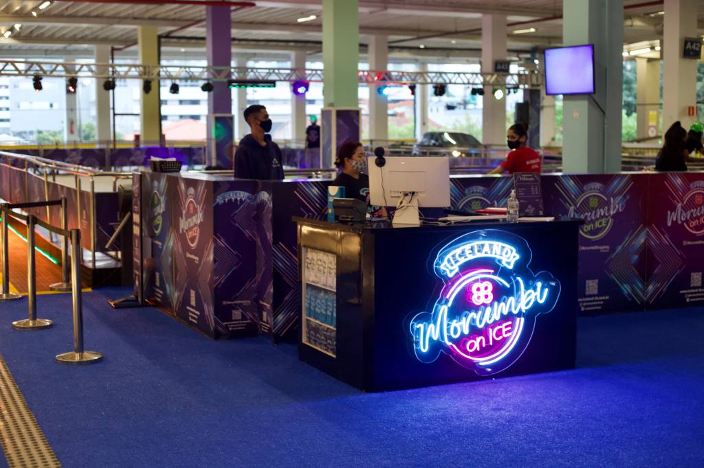 Pista de patinação no gelo volta a divertir criançada no MorumbiShopping