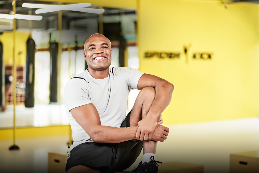 Anderson Silva guarda mais de 5 mil bonecos colecionáveis em casa: ‘Área restrita’