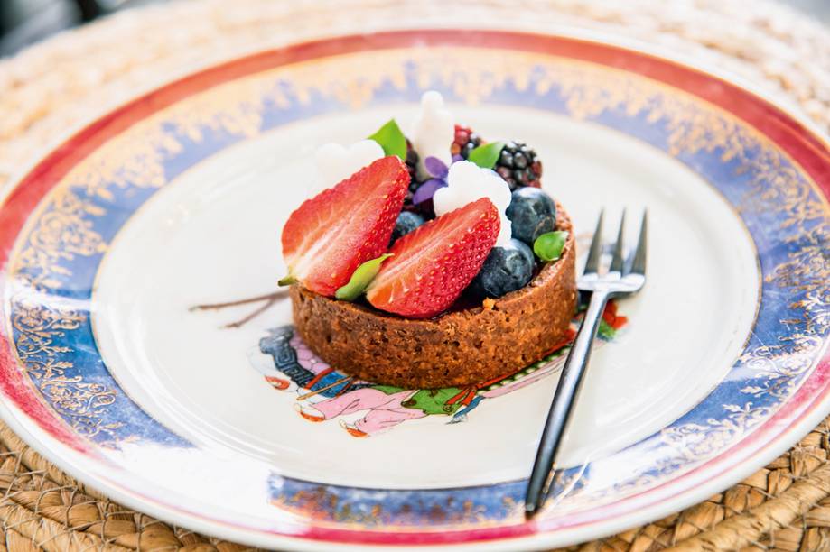 Torta ridícula das deusas: pera asiática, gengibre, frutas vermelhas e baunilha