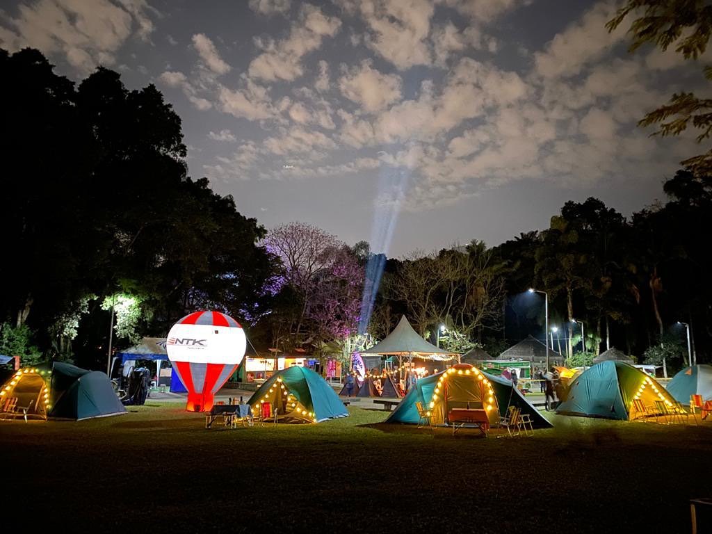 Parque da capital recebe evento que oferece pernoite em acampamento