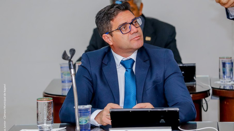 Denis Lucas, vereador de Itapevi, é morto a tiros na frente de casa