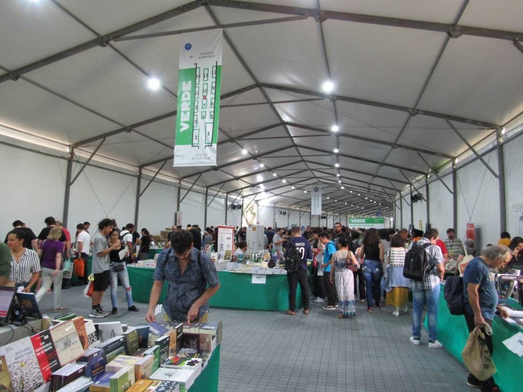 Festa do Livro da USP tem obras a partir de 10 reais