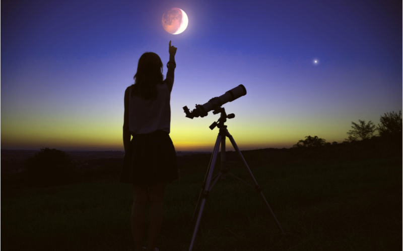 Eclipse parcial lunar mais longo em 580 anos acontece nesta sexta (19)