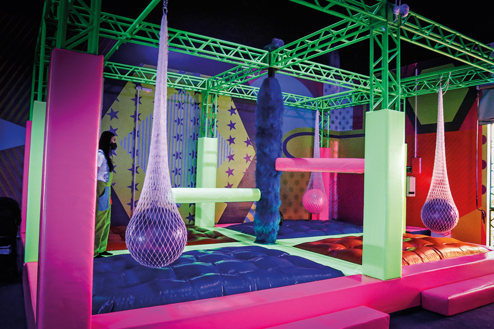 Shopping inaugura circuito de trampolins e espaço de realidade virtual