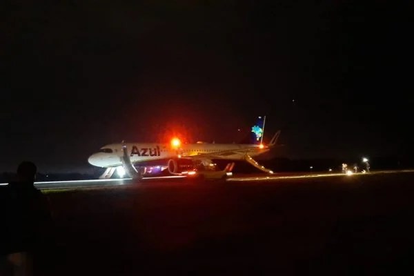 Avião tem pane e evacuação deixa feridos em voo que seguia para SP