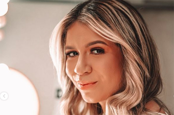 Tristeza: famosos prestam homenagens à Marília Mendonça