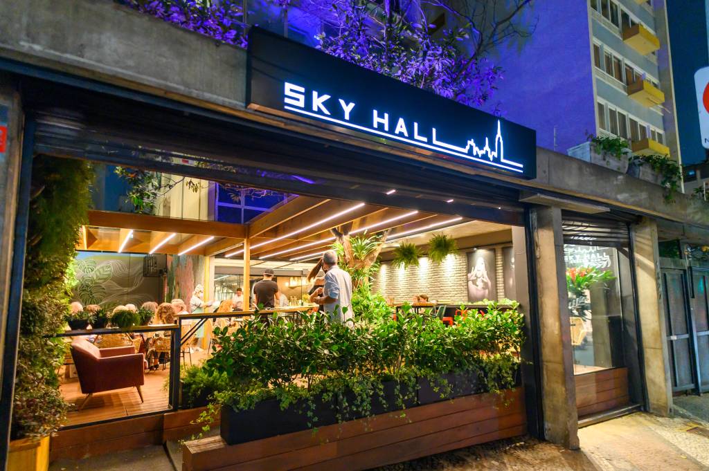 Ex-MasterChef Martin Casilli abre o Sky Hall Garden Bar nos Jardins