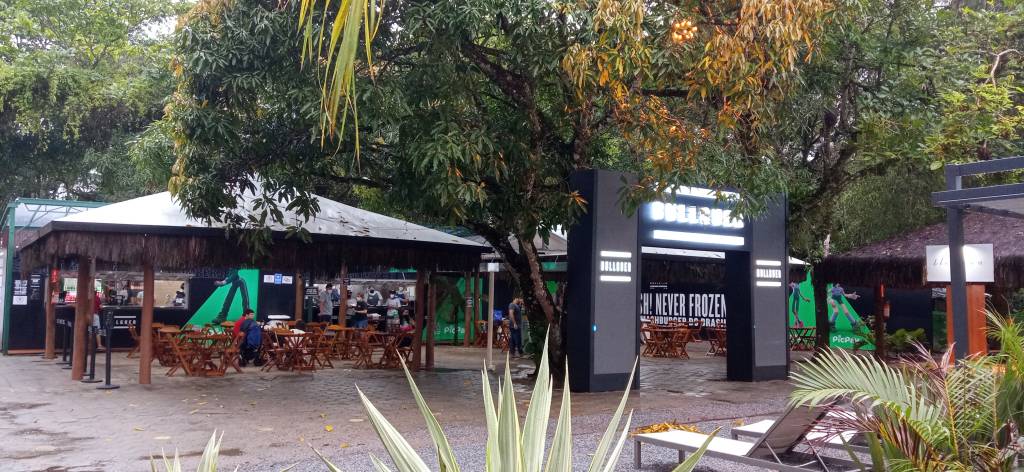 Bullguer reabre unidade na Riviera de São Lourenço com pedida inédita