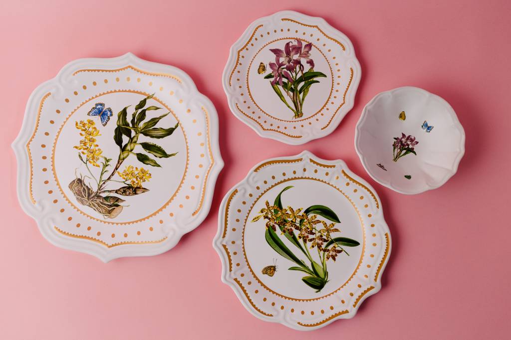 A atriz Carolina Ferraz lança coleção de louças repleta de brasilidade