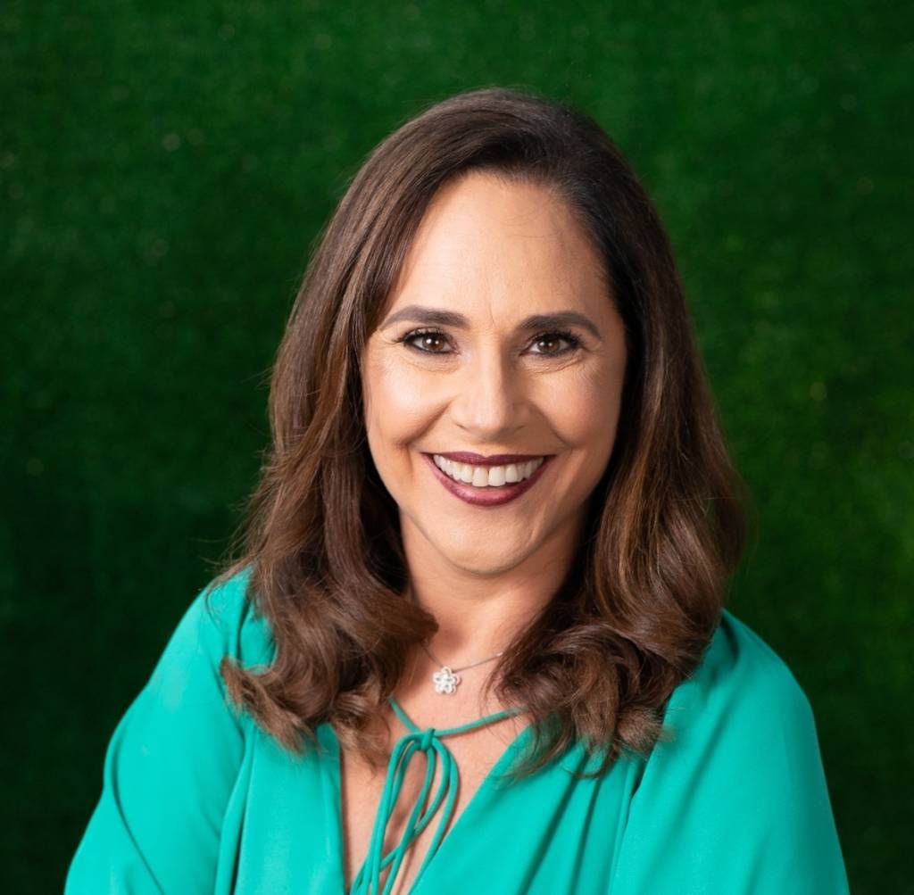 Paulistana nascida na periferia cria método de ensino para jovens vulneráveis