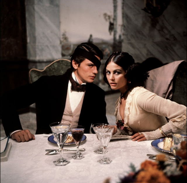 Delon ao lado de Claudia Cardinale em O Leopardo