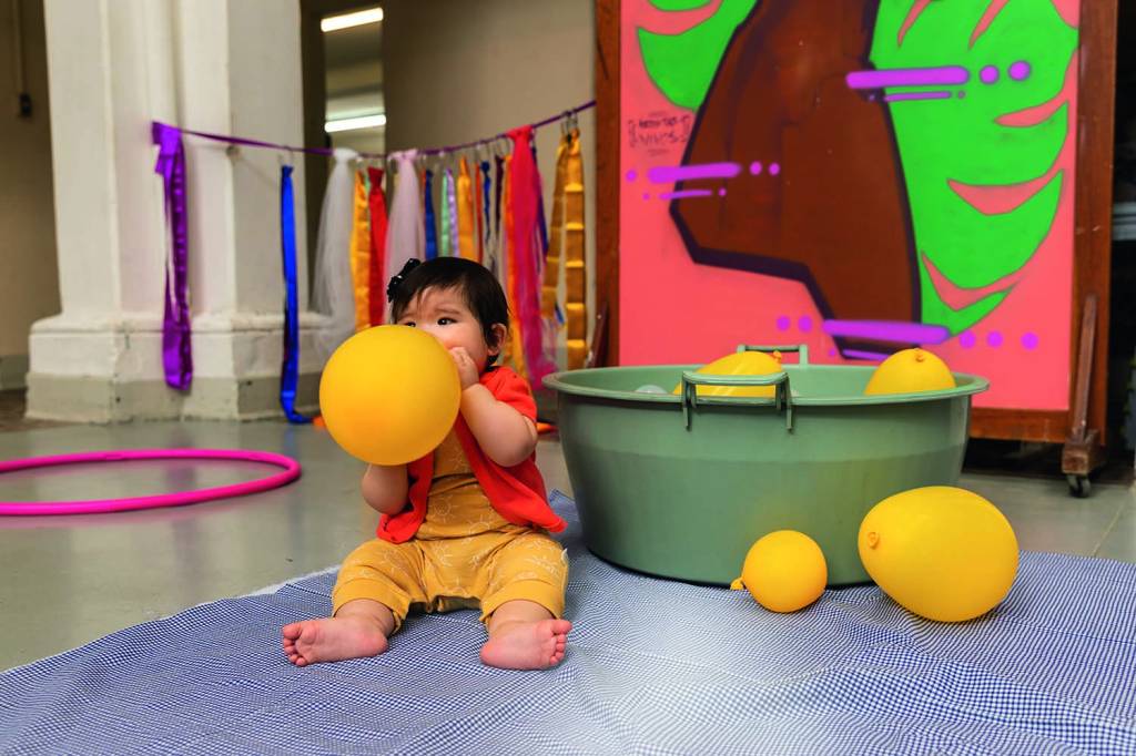 Casas de Cultura têm programação para bebês com teatro e caça ao tesouro
