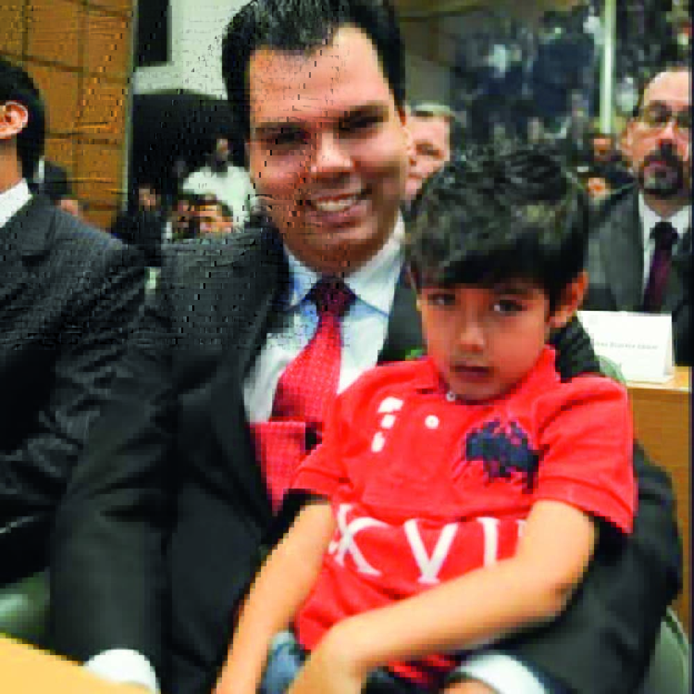 tomas covas Bruno Covas na Assembleia, com seu filho Tomás Covas, quando pequeno, no colo