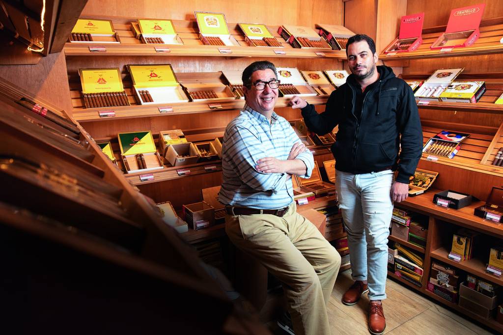 Tabacaria de luxo abre as portas em São Paulo com harmonização de charutos