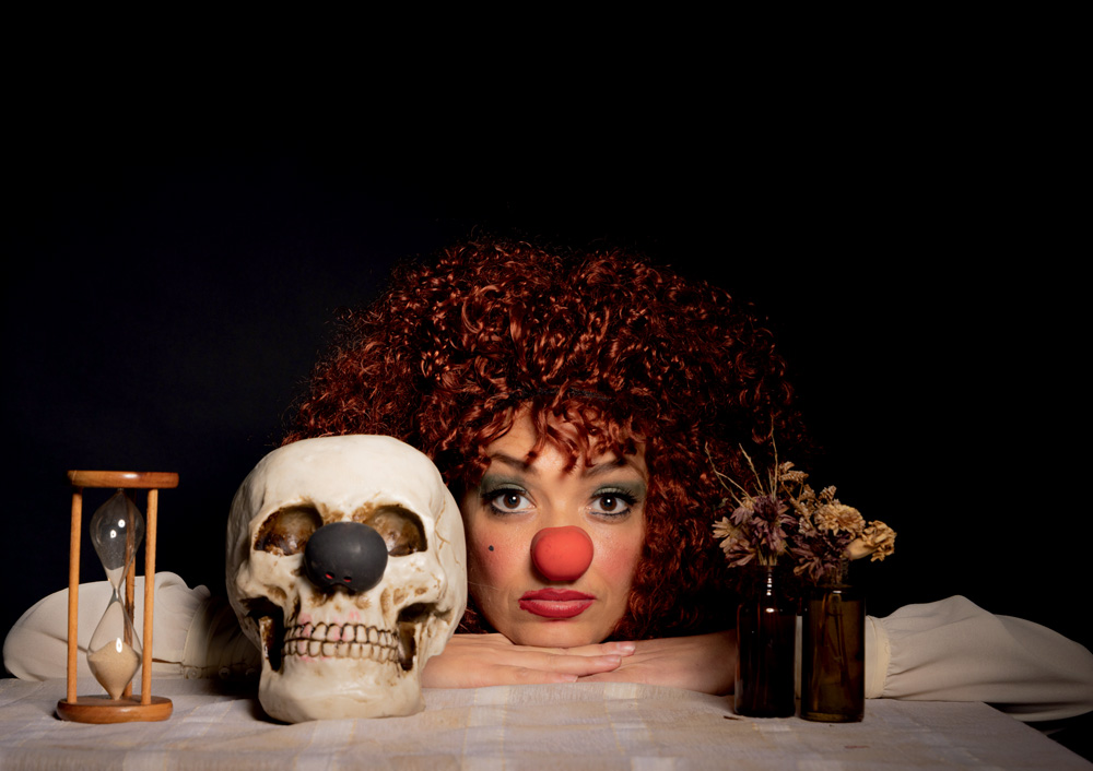 Palhaça foge da morte em peça inédita na Oficina Oswald de Andrade